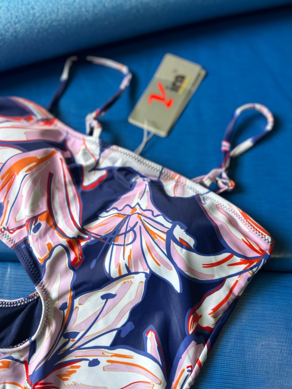 Yira floral navy bathingsuit one piece size Large - Picture 5 of 9